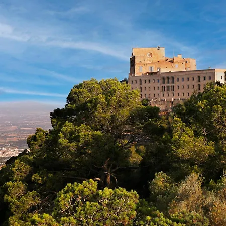 Szálloda Petit Hostatgeria Sant Salvador 3*