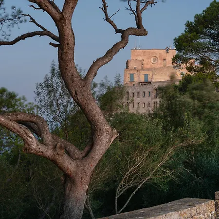 Petit Hostatgeria Sant Salvador Hotel