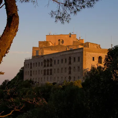 Hotel Petit Hostatgeria Sant Salvador 3*