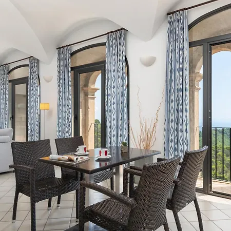 Hotel Petit Hostatgeria Sant Salvador