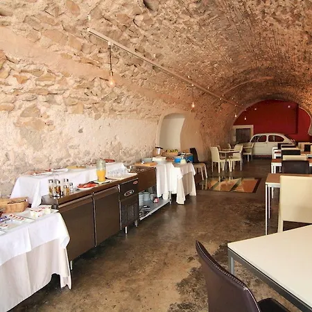 Petit Hostatgeria Sant Salvador 3*
