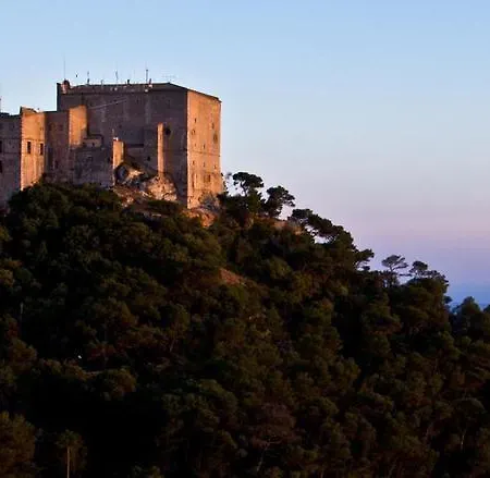 Petit Hostatgeria Sant Salvador Hotel 3*